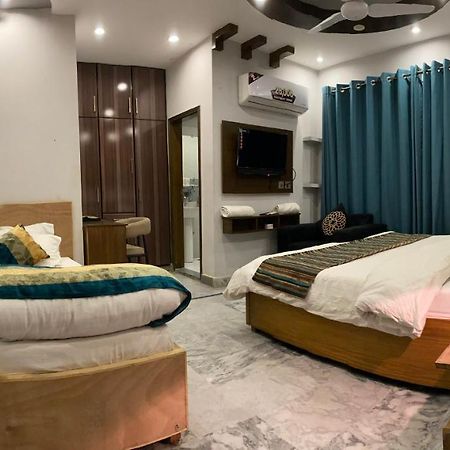 Hotel Holiday Лахор Экстерьер фото